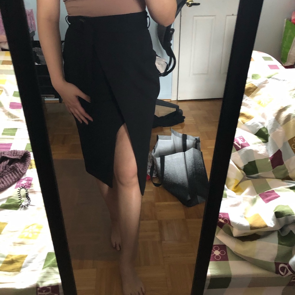 High slit skirt